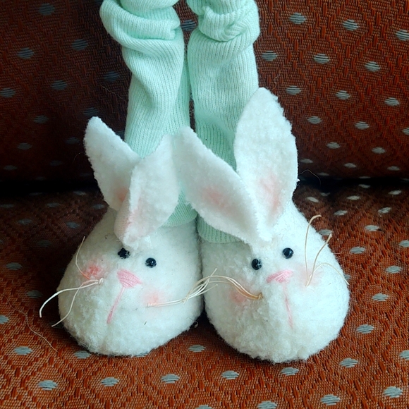 Standing Tall Garden Rabbit - Picture 2 of 12